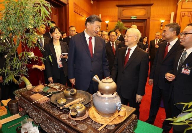 Tổng Bí thư Nguyễn Phú Trọng và Tổng Bí thư, Chủ tịch Trung Quốc dự tiệc trà