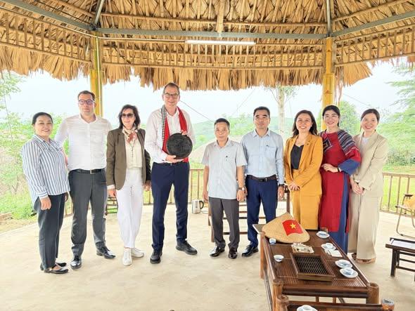 Tổng Giám đốc Tổ chức Phát triển Công nghiệp Liên hợp quốc (UNIDO) đã có chuyến thăm quan tại Viện Khoa học kỹ thuật nông lâm nghiệp miền núi phía Bắc