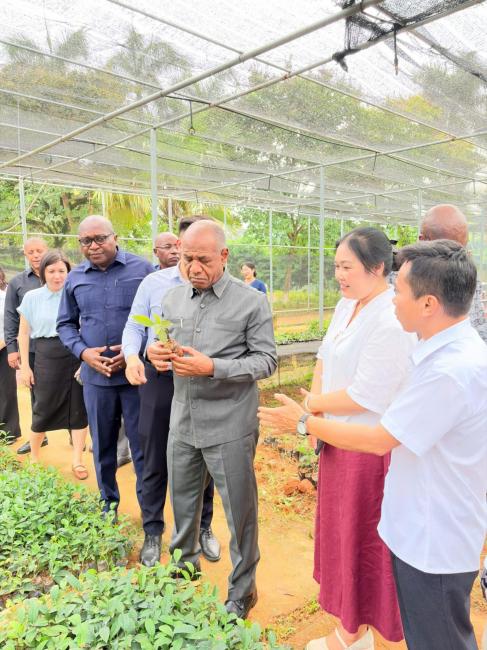 ĐOÀN ĐẠI BIỂU BỘ NÔNG NGHIỆP VÀ LÂM NGHIỆP NƯỚC CỘNG HOÀ ANGOLA THĂM VÀ LÀM VIỆC TẠI VIỆN KHOA HỌC KỸ THUẬT NÔNG LÂM NGHIỆP MIỀN NÚI PHÍA BẮC